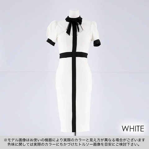 ViViモデル愛花着用[韓国ドレス]ラインデザインホワイトタイト膝丈ドレス[change clothes][韓国ドレス](ホワイト-Sサイズ)