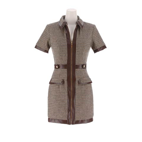 11/20新作![藤咲めいコラボ]季節感じる大人可愛いレザー×チェック柄にフロント全ジップミニ丈キャバドレス(グレージュ-Sサイズ)