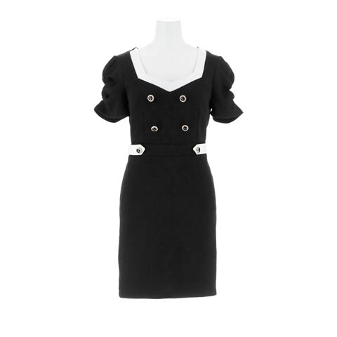 11/11再販![伊藤桃々着用]広めのデコルテ開きで綺麗に魅せるギャザー半袖タイトミニ丈キャバドレス(ブラック×ホワイト-Sサイズ)