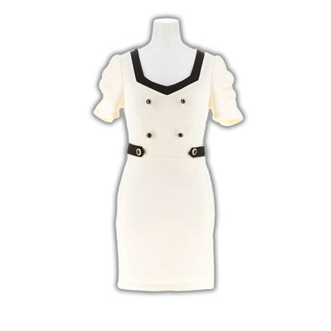 11/11再販![伊藤桃々着用]広めのデコルテ開きで綺麗に魅せるギャザー半袖タイトミニ丈キャバドレス(アイボリー×ブラック-Sサイズ)