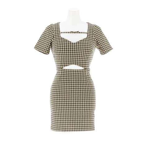 11/17新作![伊藤桃々着用]秋冬っぽ千鳥柄にウエストカットでスタイルUPタイトミニ丈キャバドレス[SML/3サイズ展開](ベージュ-Sサイズ)