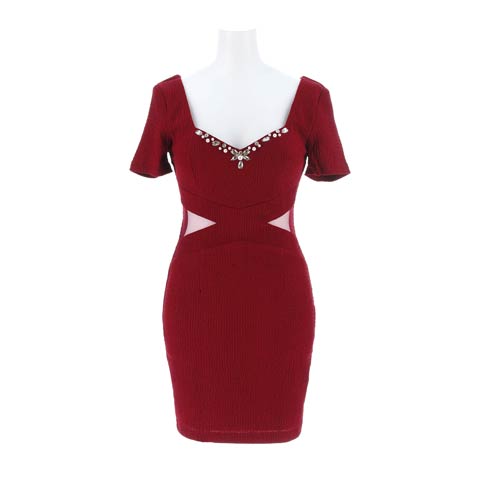 4/8新作![伊藤桃々着用]ウエストカットで美くびれ強調♪パールビジューが谷間を彩るタイトミニ丈キャバドレス[SML/3サイズ展開](ワインレッド-Sサイズ)