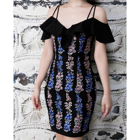 7/24新作!【ポイント20倍】[Andy]フラワー刺繍ラインフリルオフショルタイトミニ丈キャバドレス[AN-OK2025](ブラック-Sサイズ)