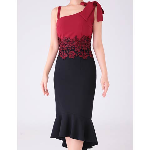 11/5新作!【ポイント20倍】[Andy]フラワー刺?アシンメトリーリボンショルダーマーメイド膝丈キャバドレス[AN-ON2686](ブラック×ワインレッド-Sサイズ)