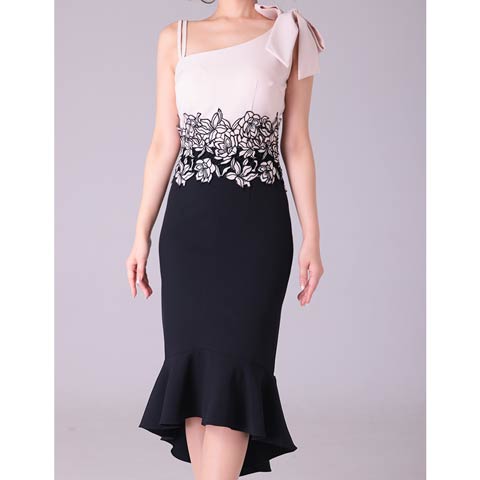 11/5新作!【ポイント20倍】[Andy]フラワー刺?アシンメトリーリボンショルダーマーメイド膝丈キャバドレス[AN-ON2686](ライトグレー-Sサイズ)