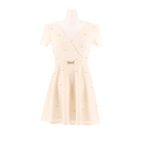 11/19新作!脚長効果ベルトモチーフに輝くラインストーンがPointの半袖Aラインミニ丈キャバドレス(アイボリー-Sサイズ)