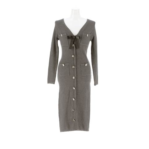 12/12新作![伊藤桃々着用]胸元リボンがPointのVネックフロントボタン長袖ニットワンピース[カジュアル/dazzy closet](グレー-フリーサイズ)