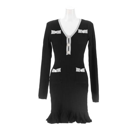 2/13新作!ビジューボタンが輝くVネック×マーメイドシルエットのニットワンピース[カジュアル/dazzy closet](ブラック-フリーサイズ)