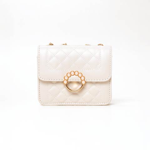 3/6新作!パールリングキルティングチェーンハンドバッグ(ホワイト-フリーサイズ)
