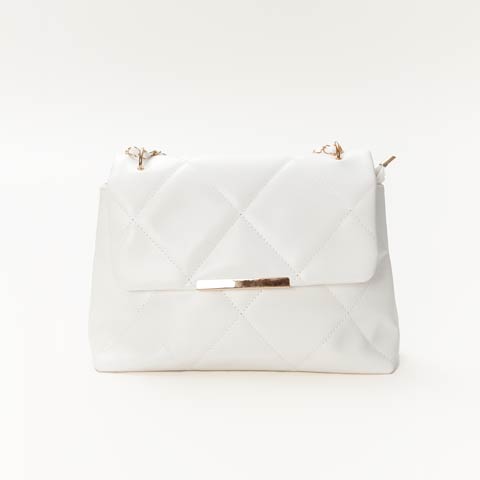 4/20新作!キルティングチェーンフラップ店内ショルダーバッグ(ホワイト-フリーサイズ)