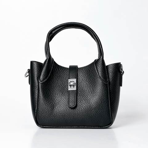 8/6新作![2way]センターバックルベルトハンド＆ショルダーバッグ(ブラック-フリーサイズ)