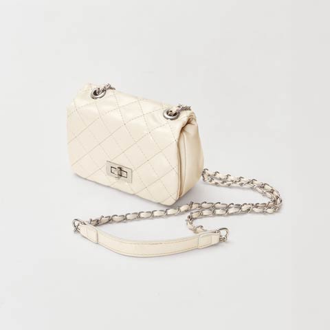 9/17新作![2way]シンプルスクエアキルティングハンド＆ショルダーバッグ(アイボリー-フリーサイズ)