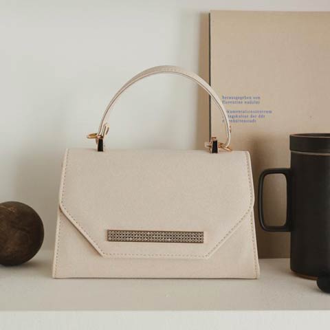 2/9新作![2way]ビジューラインパーティーバッグ(ベージュ-フリーサイズ)