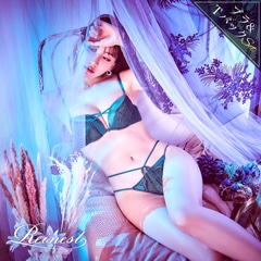 永尾まりや着用【Reinest】サテンフラワーレースブラジャー&バック透けTバックショーツ