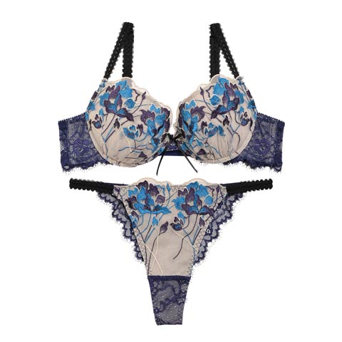 永尾まりや着用【Reinest】ドラマティックフラワーブラジャー＆バック透けTバックショーツ(ネイビー-A65/ショーツM)