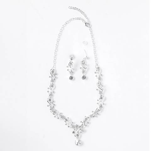 8/15新作![2点SET]カーブラインビジューネックレス＆ピアスセット(シルバー-フリーサイズ)