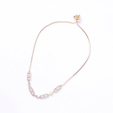 8/6新作!スクエアストーンビジューブレスレット(ゴールド-フリーサイズ)