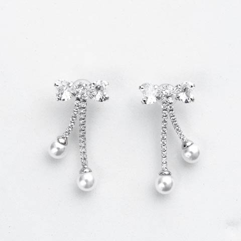 4/6新作!リボンビジューパールピアス[店内アクセ](シルバー-フリーサイズ)