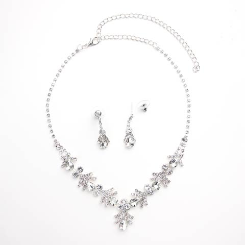 2/20新作![2点SET]ロイヤルドロップビジューネックレス＆ピアスセット[店内アクセ](シルバー-フリーサイズ)