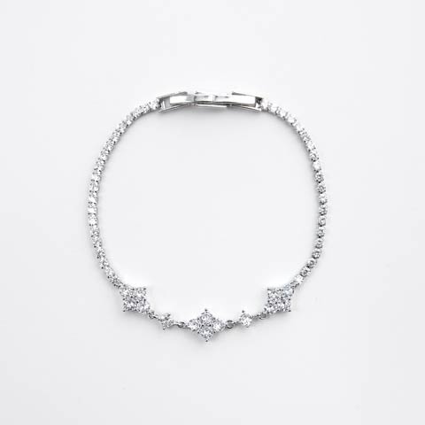 4/22新作!エレガントシャイニービジューブレスレット[店内アクセ](シルバー-フリーサイズ)