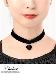 ハートモチーフ付ベロアチョーカーシンプルネックレス