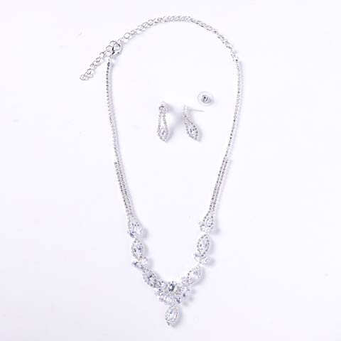 8/18新作![2点SET]ヴィーナスリーフビジューネックレス＆ピアスセット(シルバー-フリーサイズ)