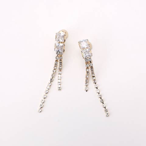 スクエアシルバービジューチェーンイヤリング(ゴールド-フリーサイズ)