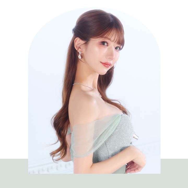 雨宮らむ着用ドレス