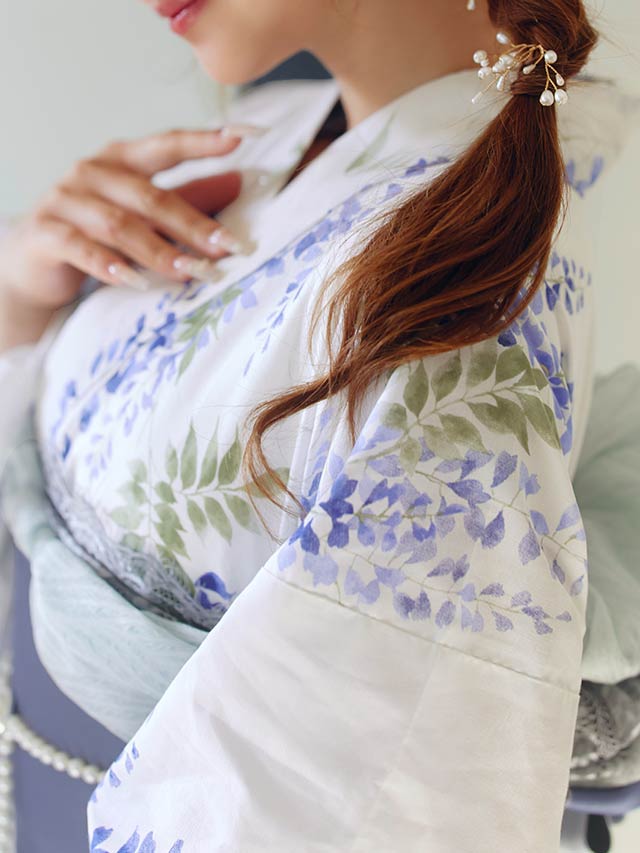 大柄花上品粋な浴衣✨早い者勝ちです 大柄花上品粋な浴衣✨早い者勝ちです ☆sale☆モダン大人