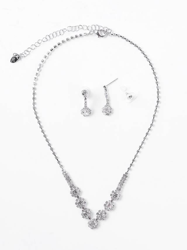 MARCHESA フラワーモチーフ ネックレス＆ピアスセット ネックレス ピアス セット モダン フラワー 白 黒 : purepoche