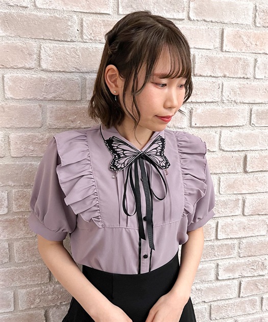 バタフライ刺繍襟半袖ブラウス | POETIQUE | axes femme online shop