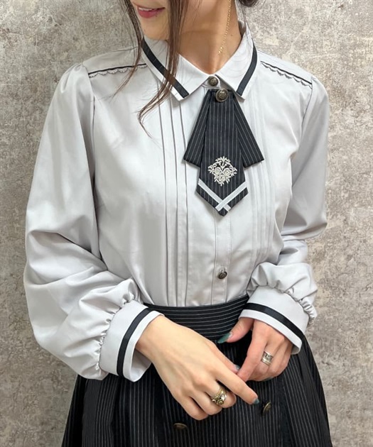 ライン使いタイ付ブラウス | outlet | axes femme online shop