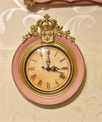トリアノン壁掛け時計(ピンク-M)
