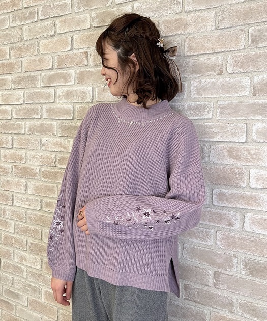 袖刺繍ボトルネックニットプルオーバー | outlet | axes femme online shop