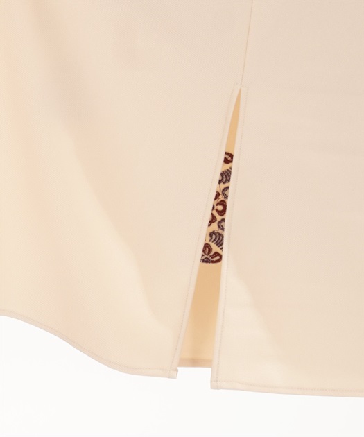 白ベースは春夏の色構成新品未使用 axes femme AXES-X 暈しボーダー×浮線綾刺繍スカート